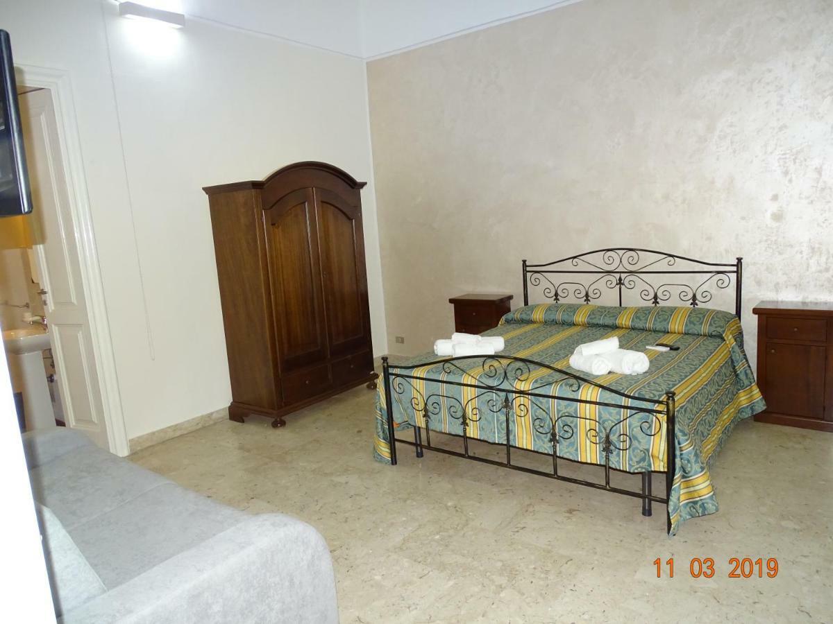 B&B New Antico Palazzo 帕拉比塔 外观 照片