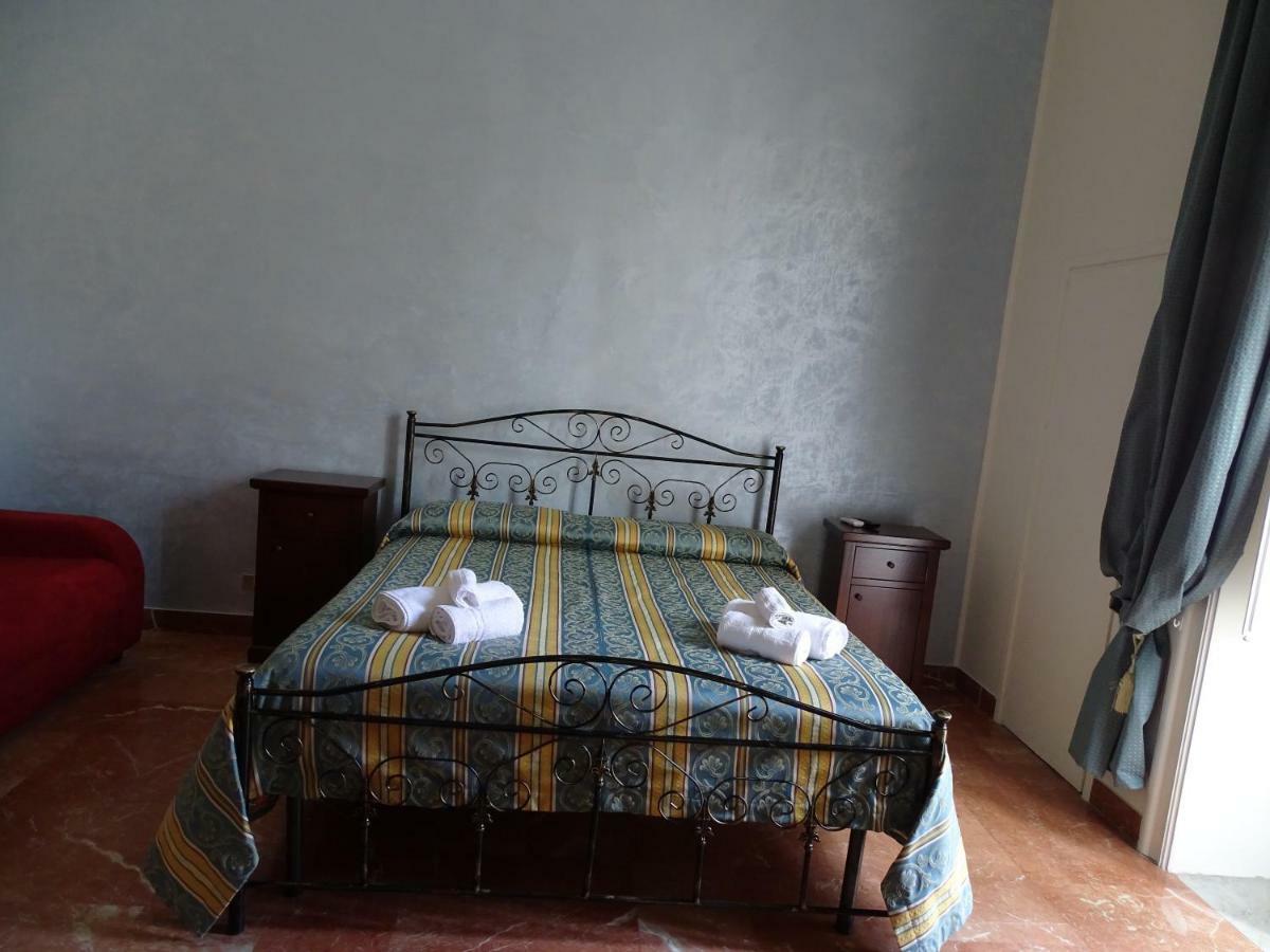 B&B New Antico Palazzo 帕拉比塔 外观 照片