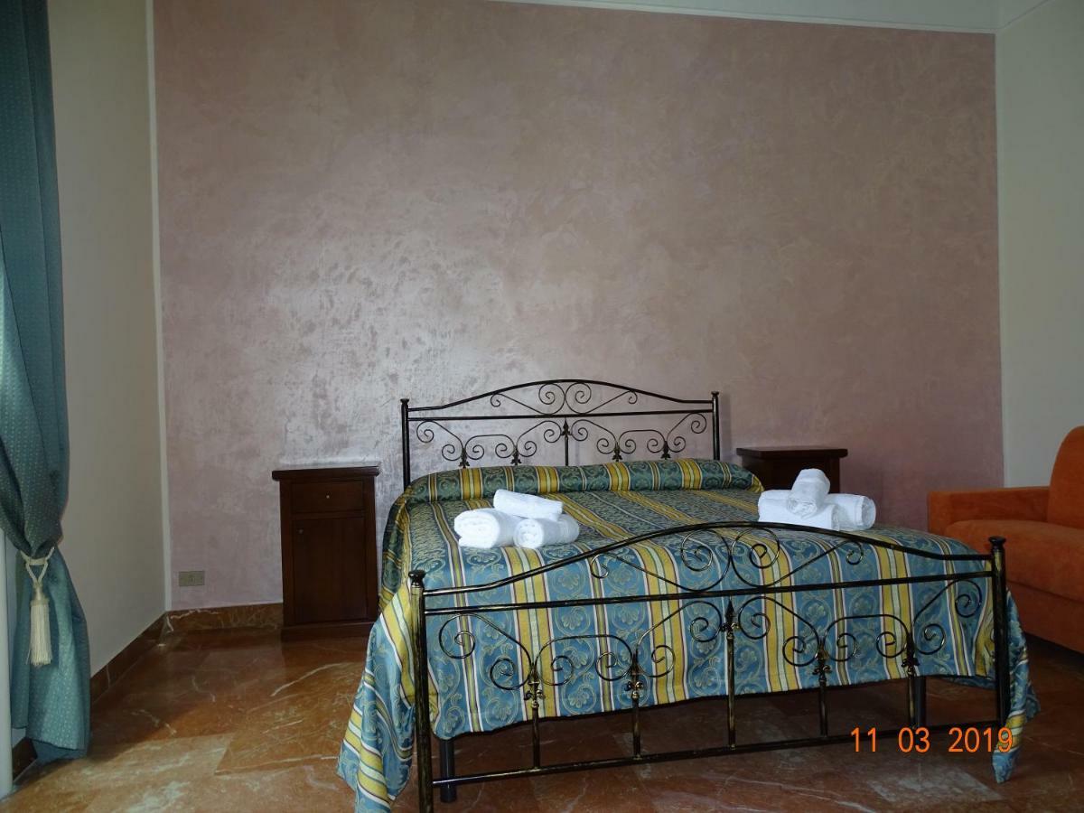 B&B New Antico Palazzo 帕拉比塔 外观 照片