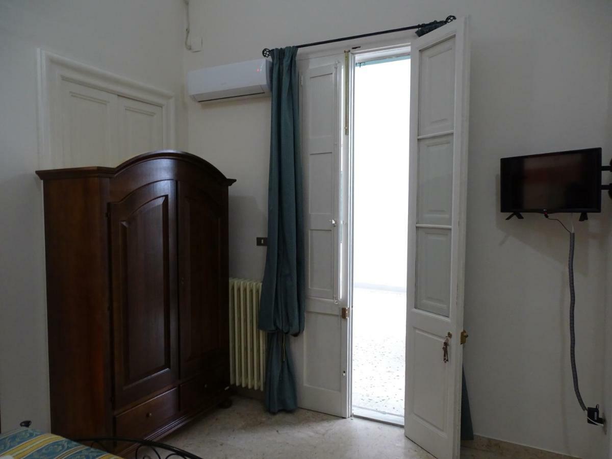 B&B New Antico Palazzo 帕拉比塔 外观 照片